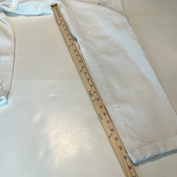 Gap White Boyfriend Fit Ripped Rolled Cuff Jeans Size 8/29 - Picture 5 of 13